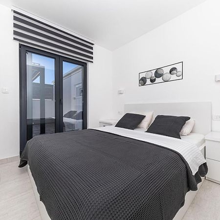 Luxury Apartment Pia With Swimming Pool And Grill Trogir Buitenkant foto