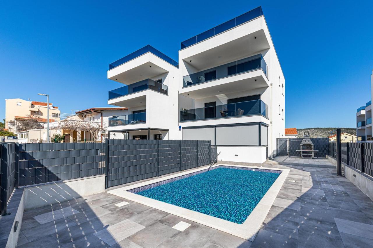 Luxury Apartment Pia With Swimming Pool And Grill Trogir Buitenkant foto