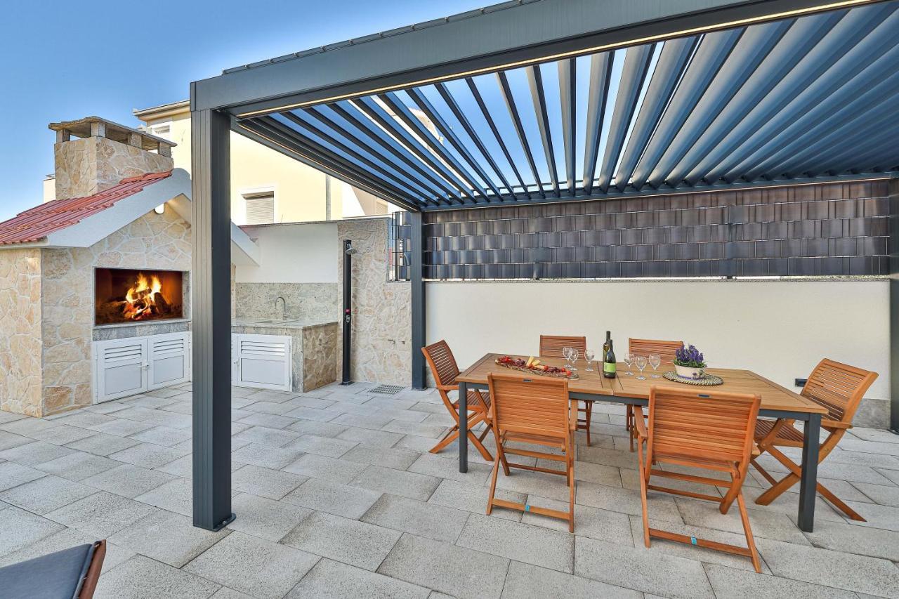 Luxury Apartment Pia With Swimming Pool And Grill Trogir Buitenkant foto