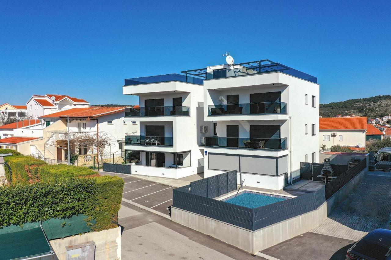 Luxury Apartment Pia With Swimming Pool And Grill Trogir Buitenkant foto