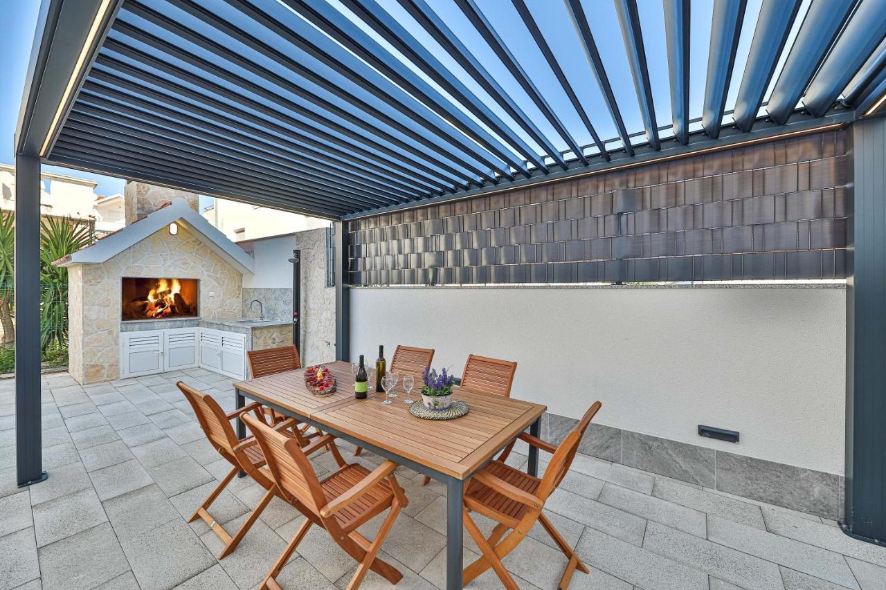 Luxury Apartment Pia With Swimming Pool And Grill Trogir Buitenkant foto