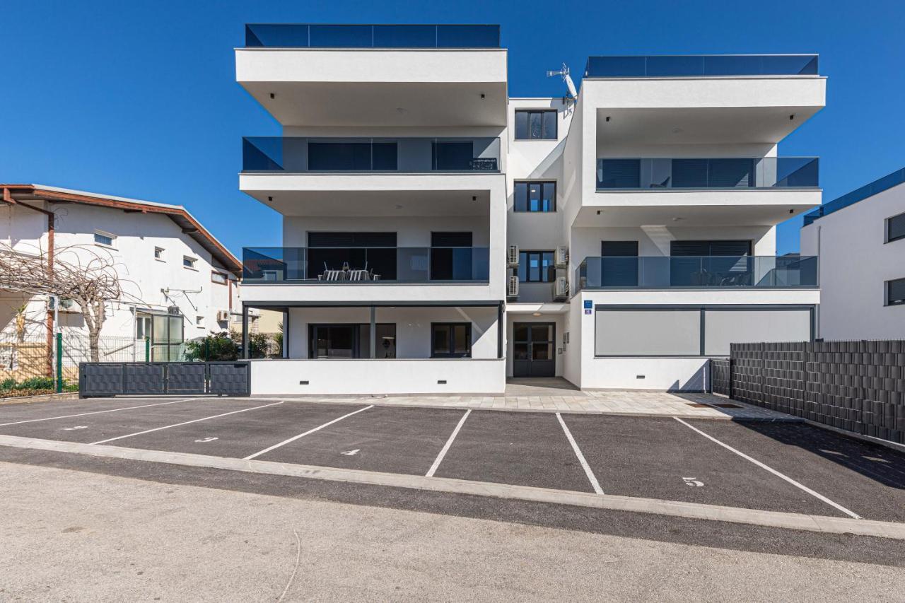 Luxury Apartment Pia With Swimming Pool And Grill Trogir Buitenkant foto