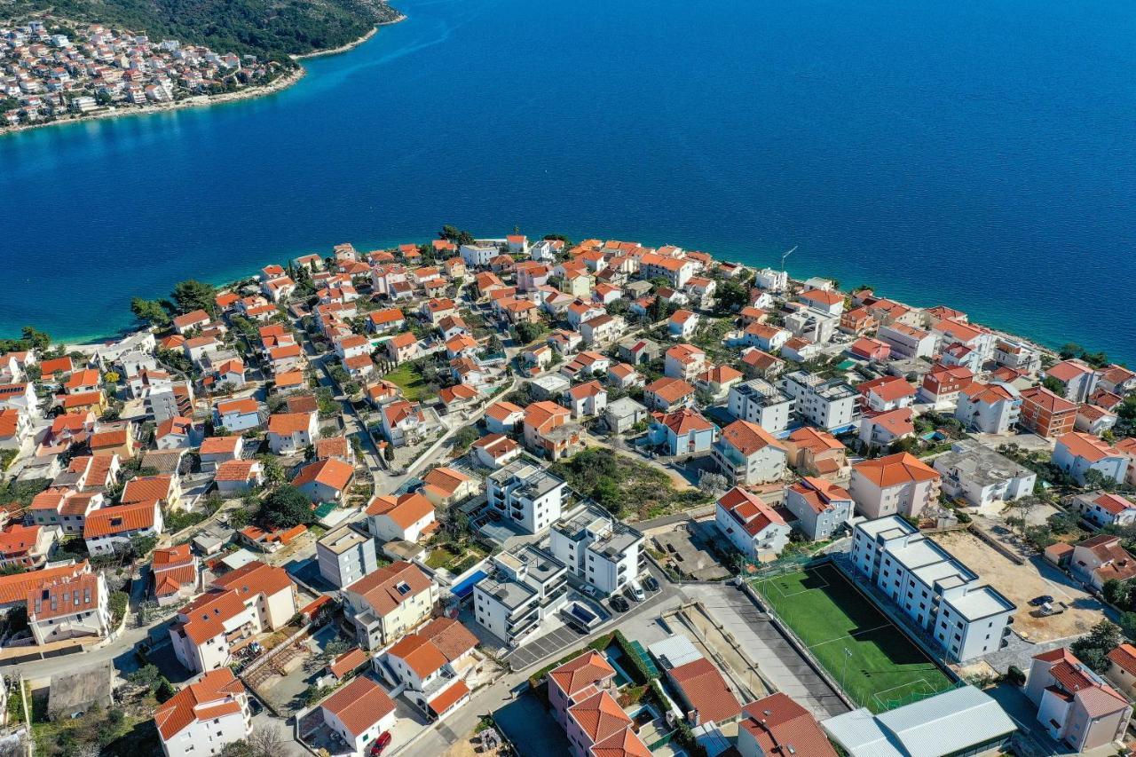Luxury Apartment Pia With Swimming Pool And Grill Trogir Buitenkant foto